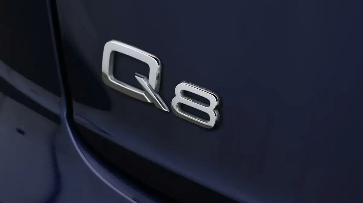 2020-audi-q8-30-50-tdi-s-line-big-23