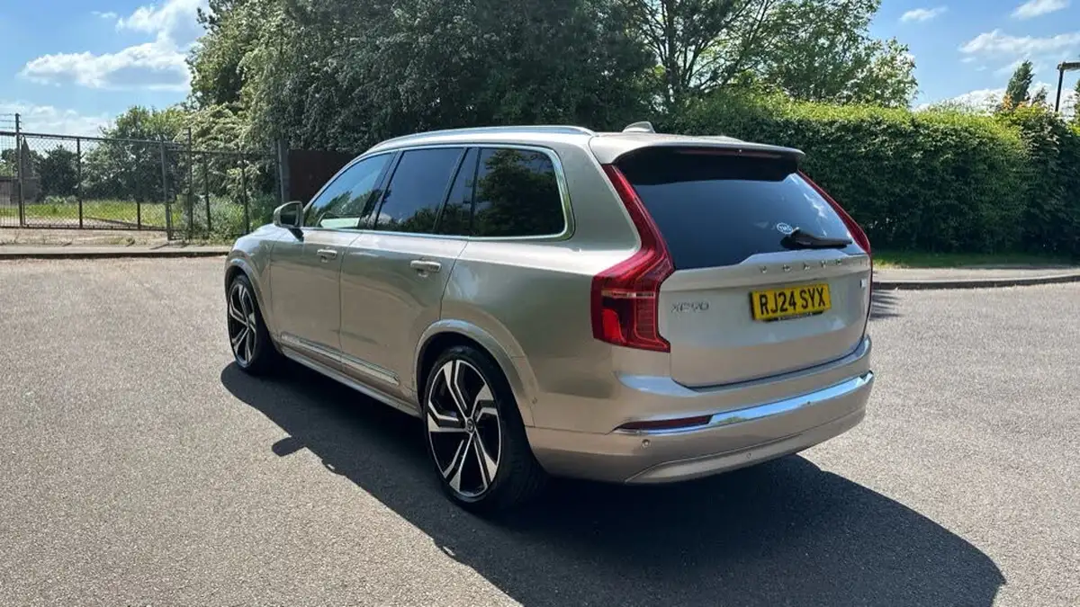 2024-volvo-xc90-20-t8-ultimate-dark-big-30