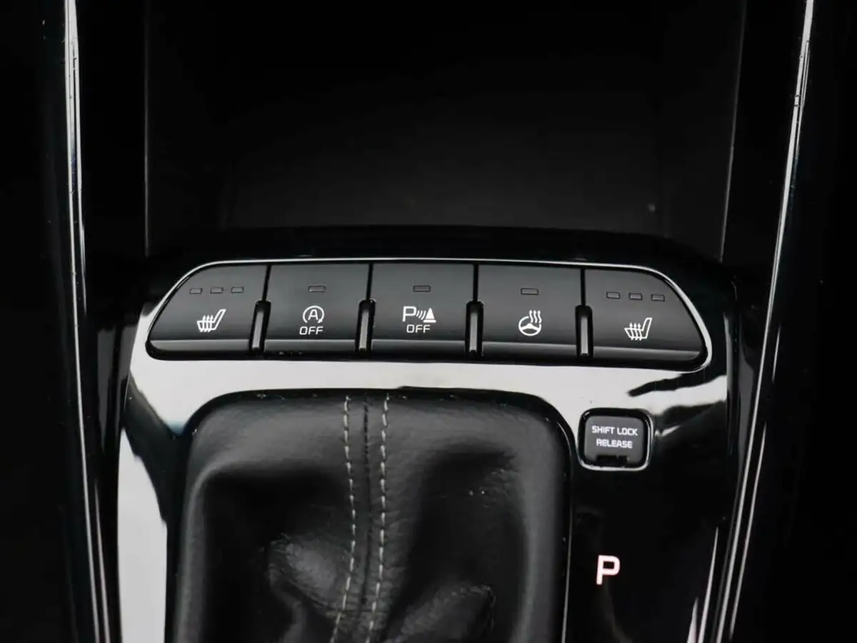 2020-kia-stonic-10-t-gdi-4-dct-big-29