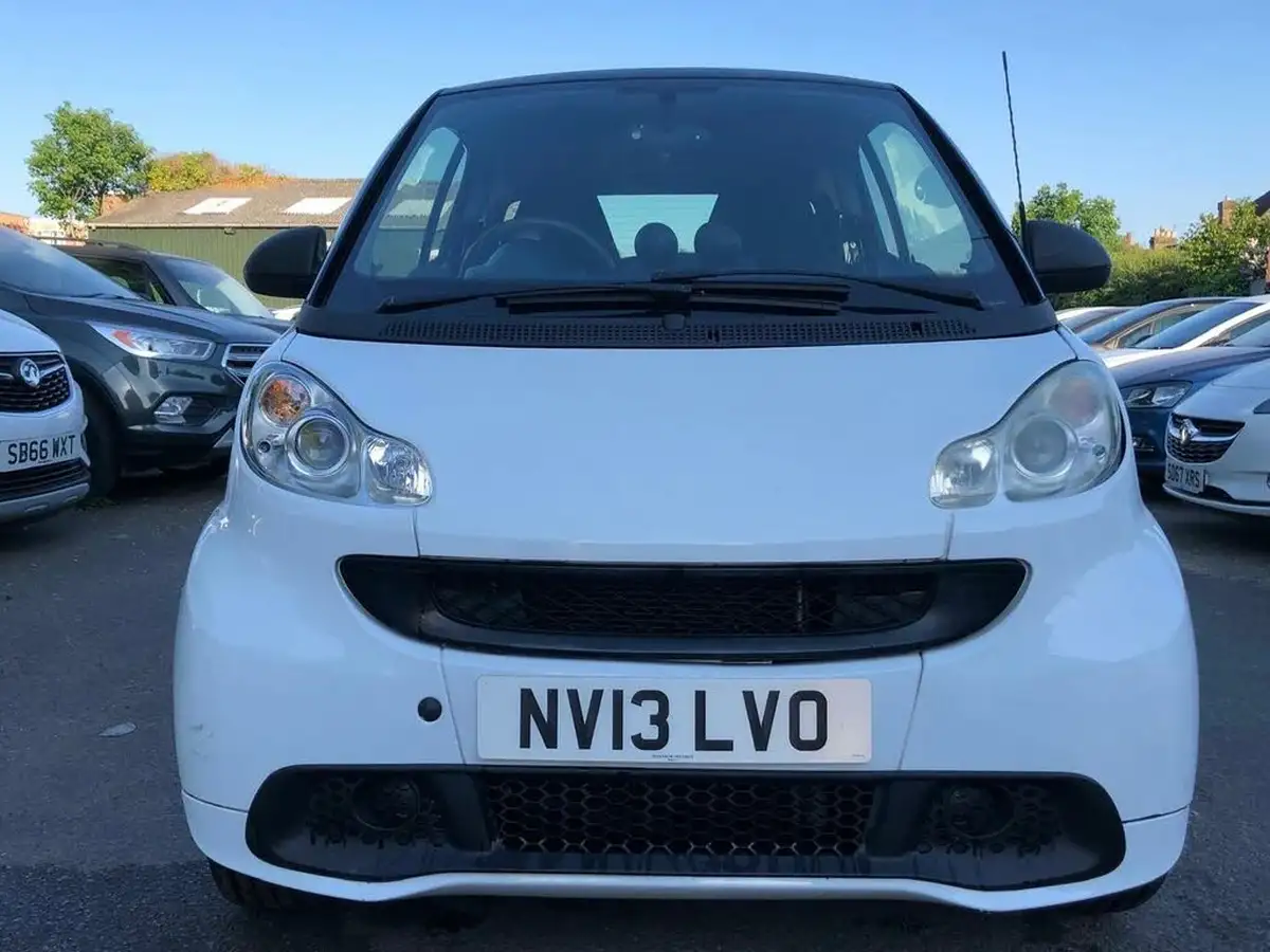 2013-smart-fortwo-10-edition-21-coupe-big-6