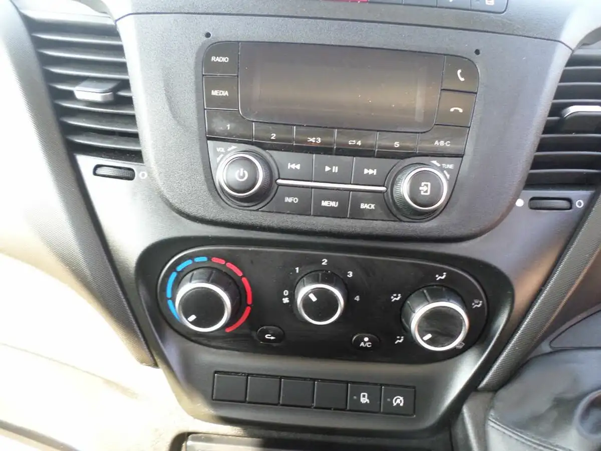 2023-iveco-daily-s-class-23td-35s16-business-3750mm-156pseu6d-3750mm-hi-matic-big-9