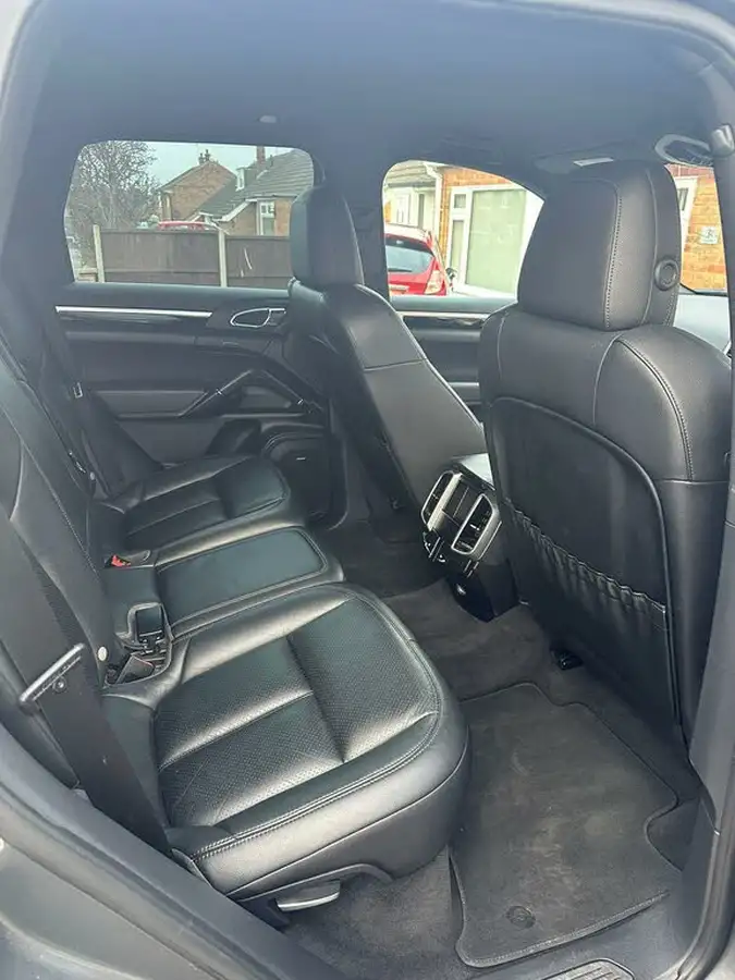 2015-porsche-cayenne-30td-big-2