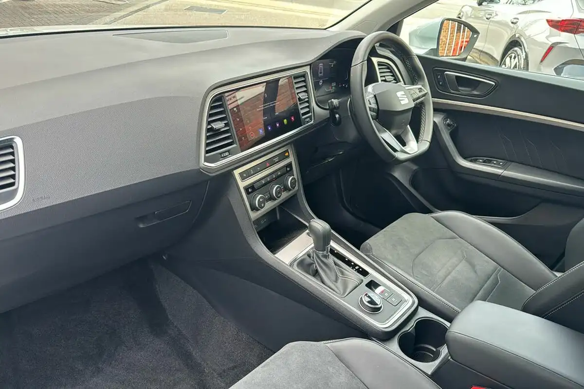 2024-seat-ateca-15-ecotsi-xperience-dsg-big-2