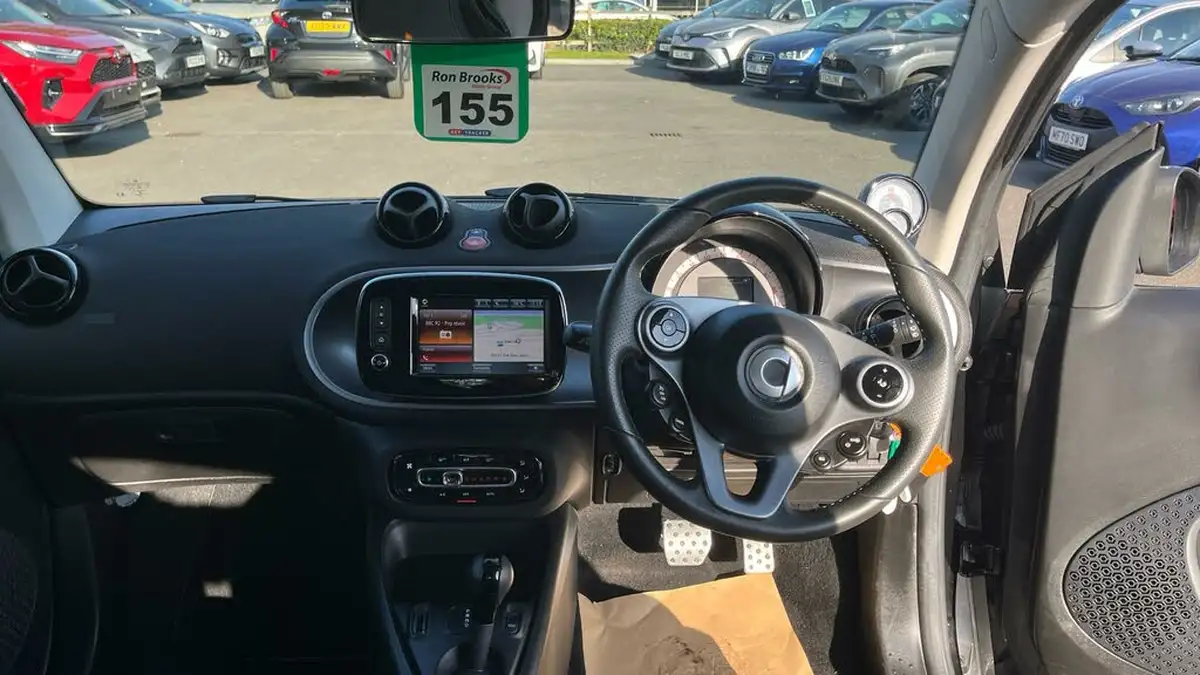 2020-smart-fortwo-eq-pulse-premium-coupe-big-5