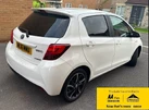 2016-toyota-yaris-15-vvt-i-design-hybrid-small-3