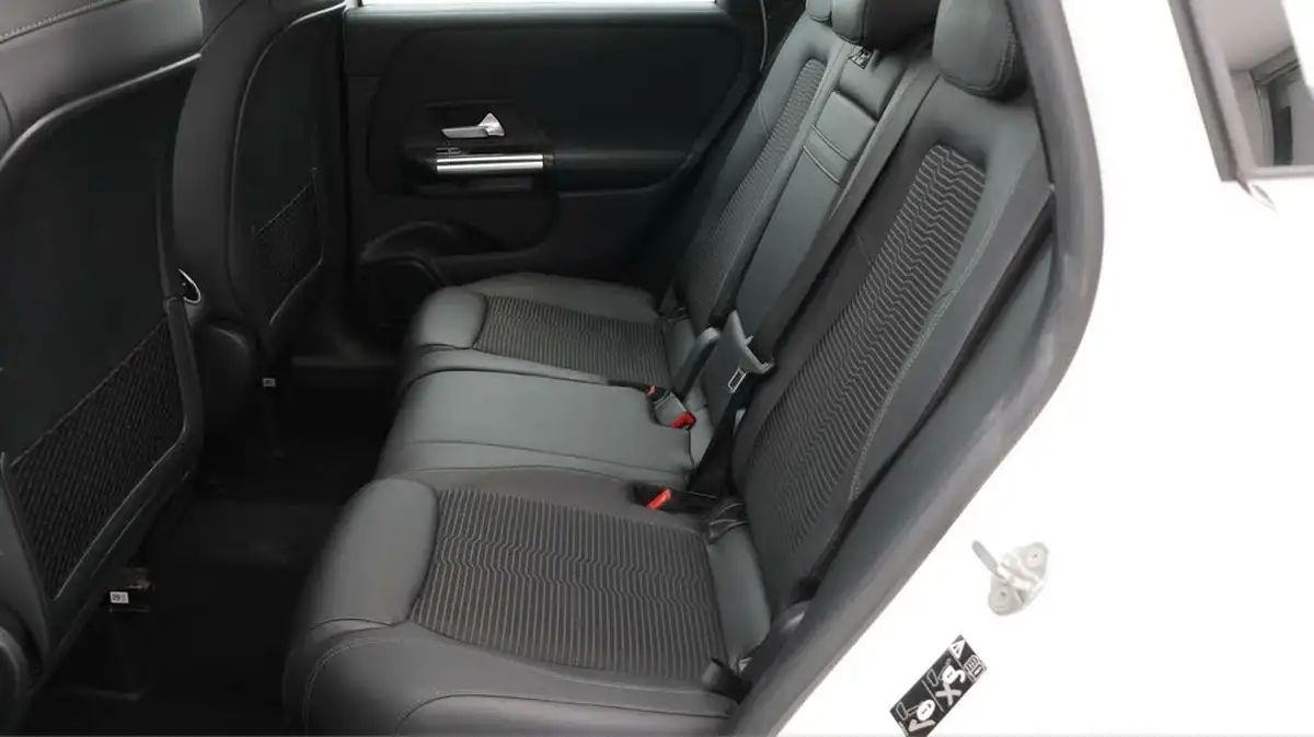 2020-mercedes-benz-b-class-13-b180-sport-7g-dct-big-16