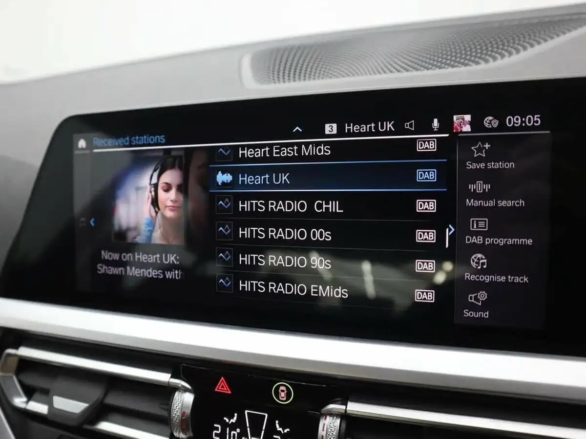 2022-bmw-3-series-20-330e-sport-pro-saloon-4d-big-12