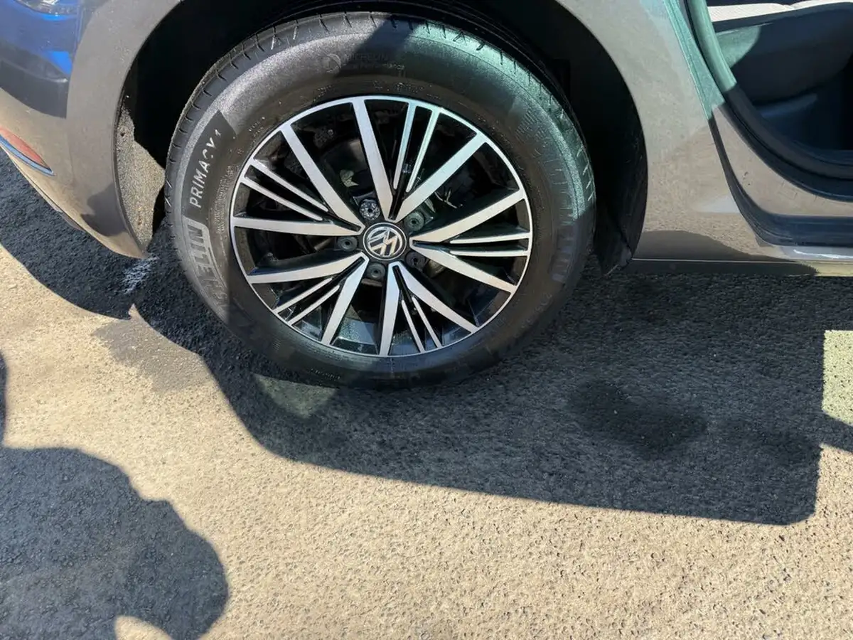2018-volkswagen-golf-10-tsi-se-115ps-hatchback-5d-big-20