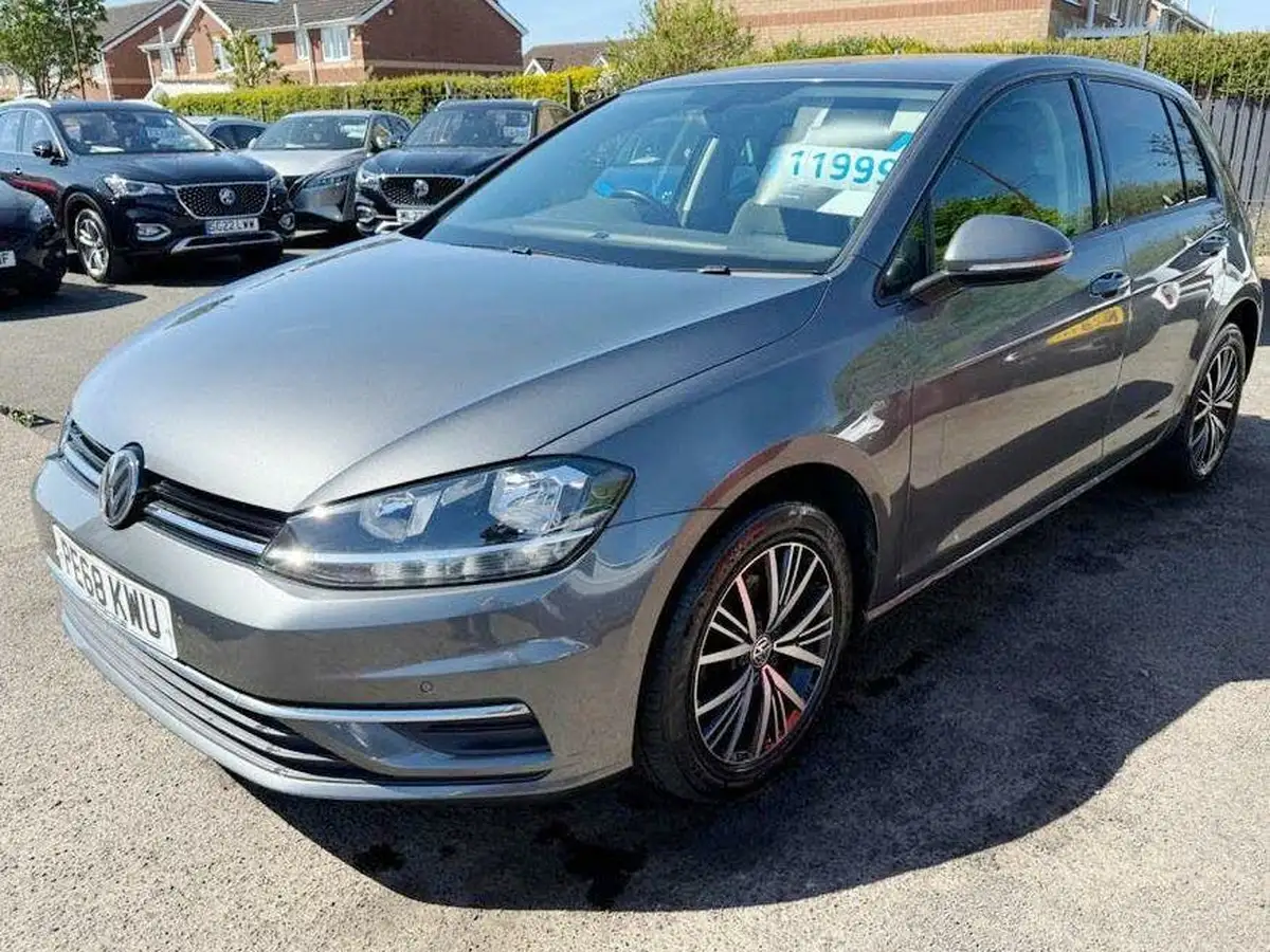 2018-volkswagen-golf-10-tsi-se-115ps-hatchback-5d-big-2