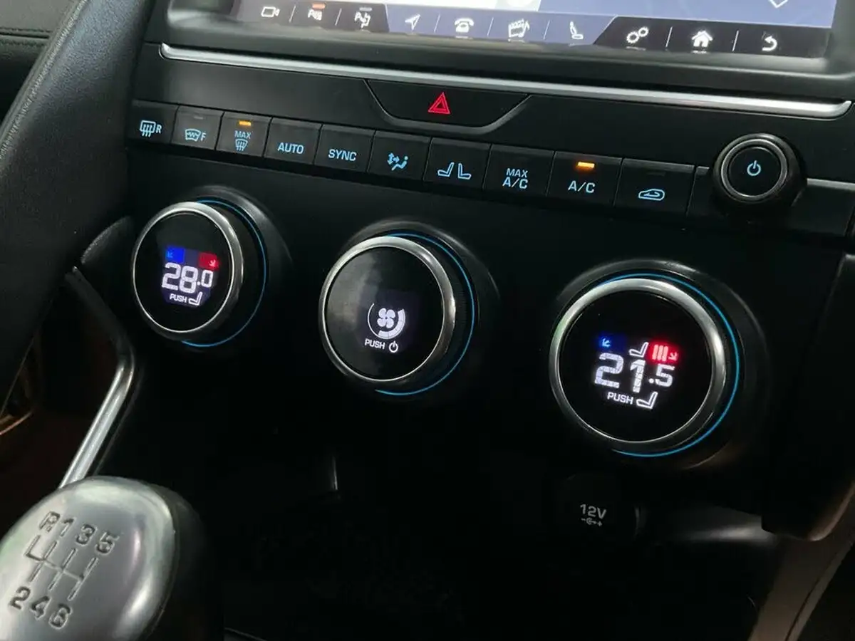 2018-jaguar-e-pace-20-i4d-s-ss-big-47
