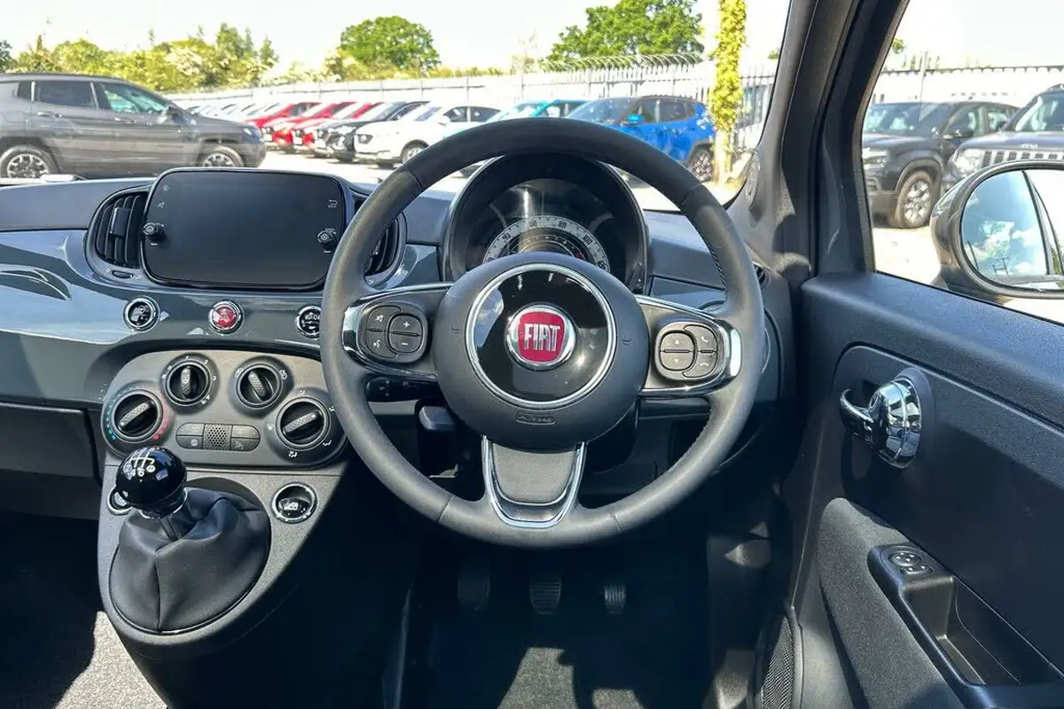 2020-fiat-500-10-lounge-big-23