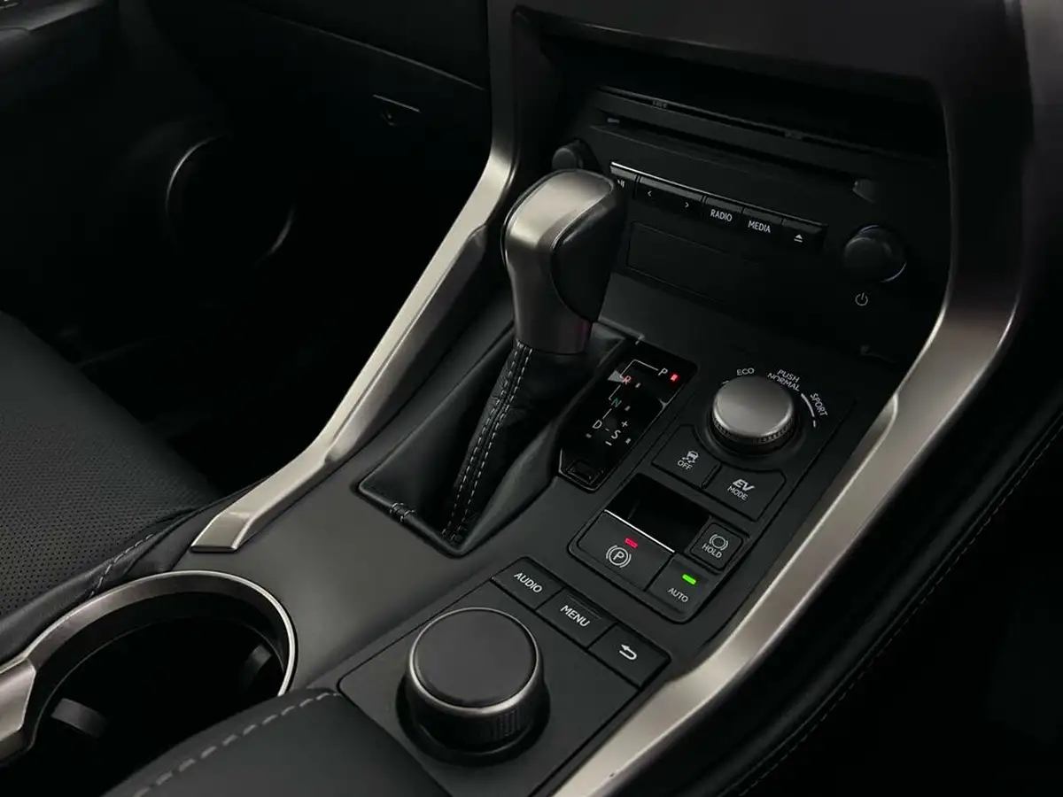 2017-lexus-nx-300h-25-luxury-big-29