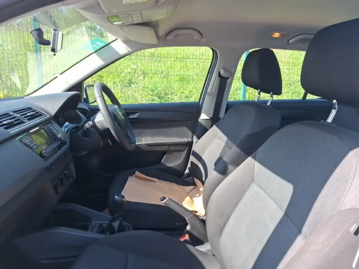 2017-skoda-fabia-10-mpi-s-hatchback-big-4