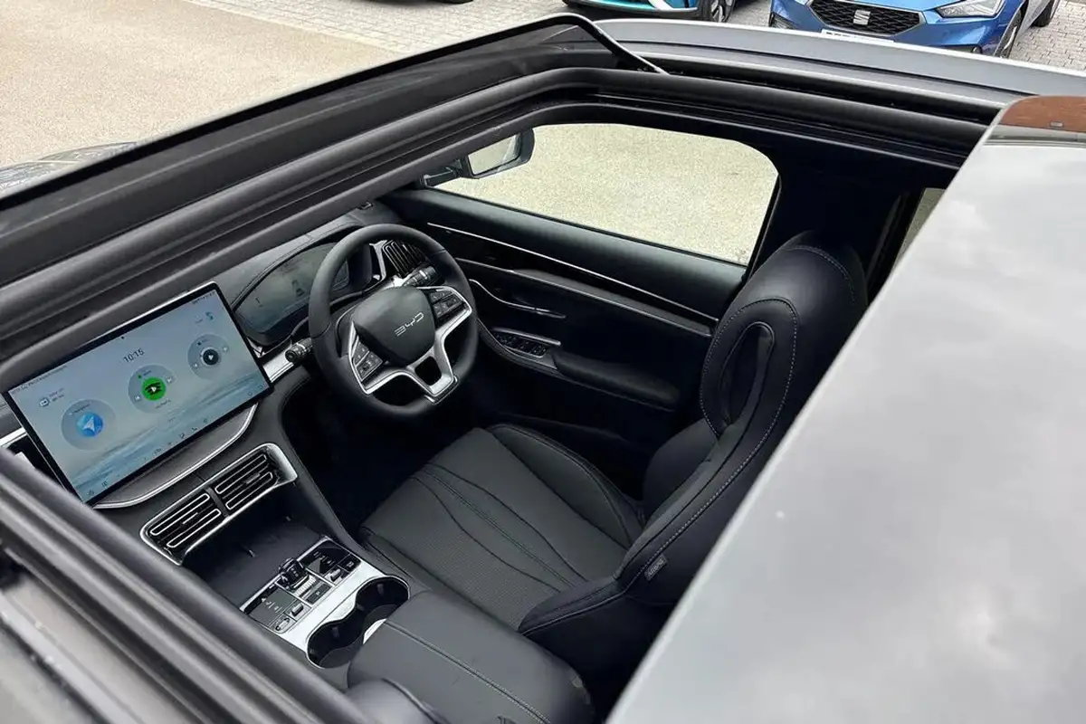 2025-byd-seal-15-design-big-23