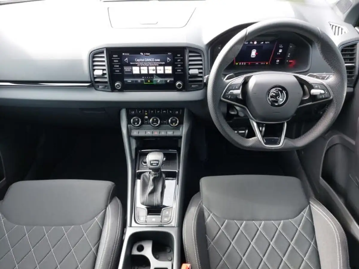 2024-skoda-karoq-20-tsi-sportline-big-2