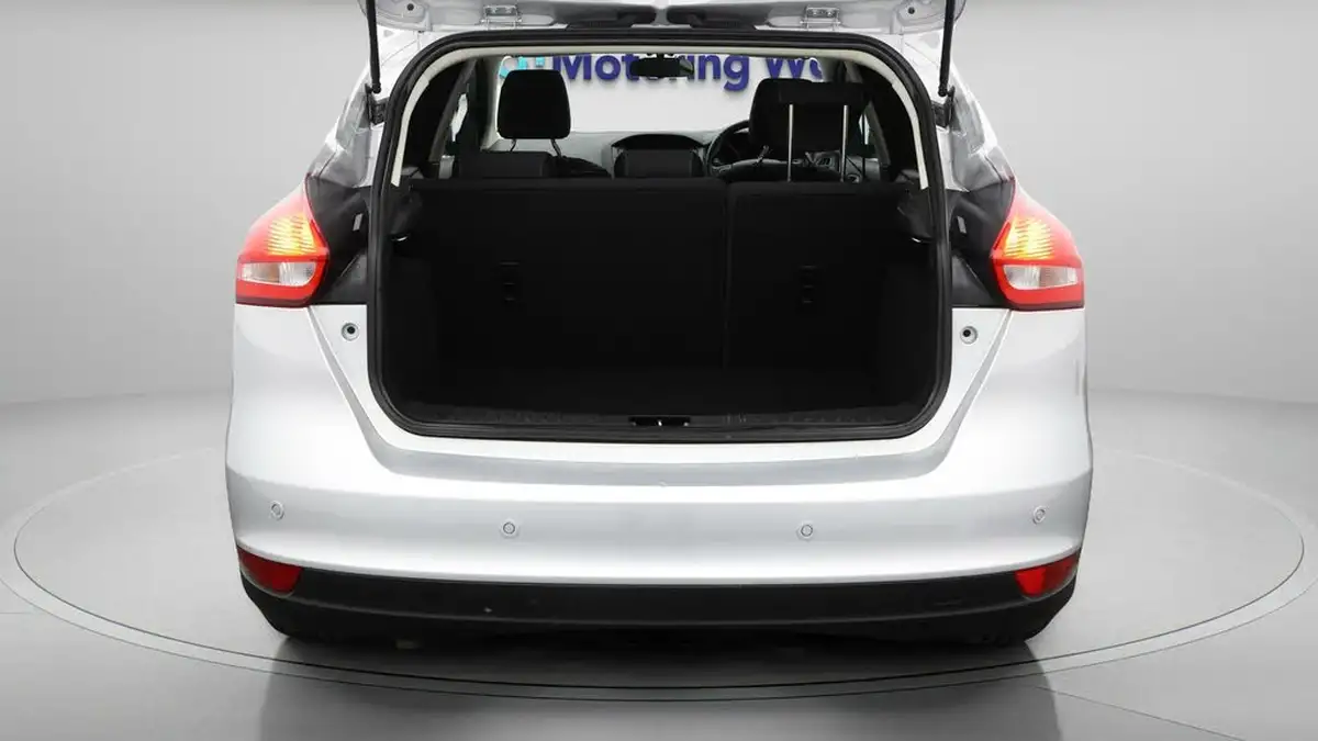 2018-ford-focus-10t-zetec-edition-125ps-hatchback-auto-big-26
