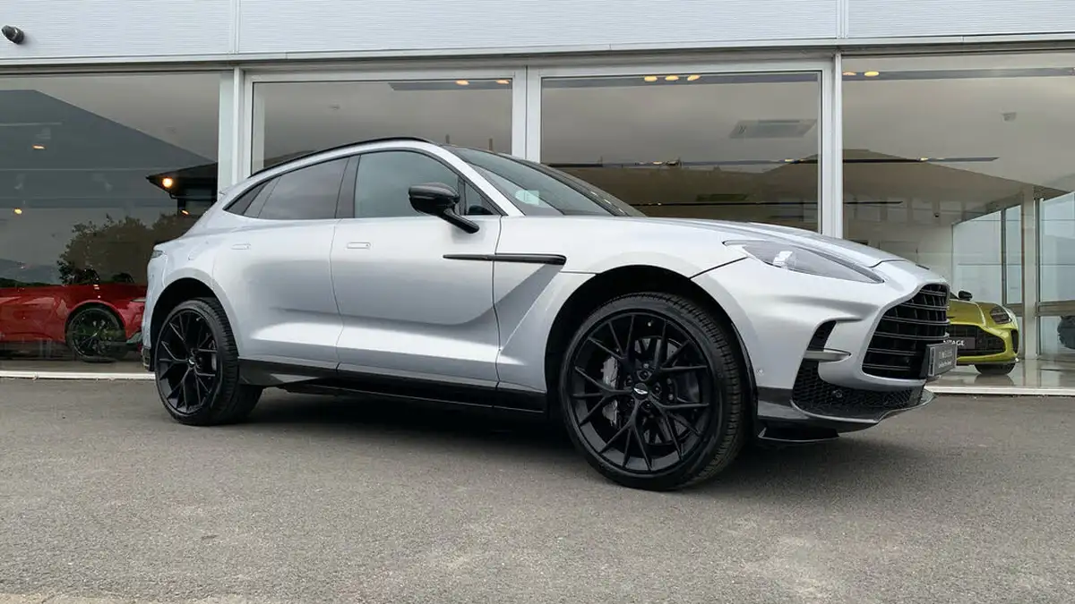 2024-aston-martin-dbx-40-v8-big-20