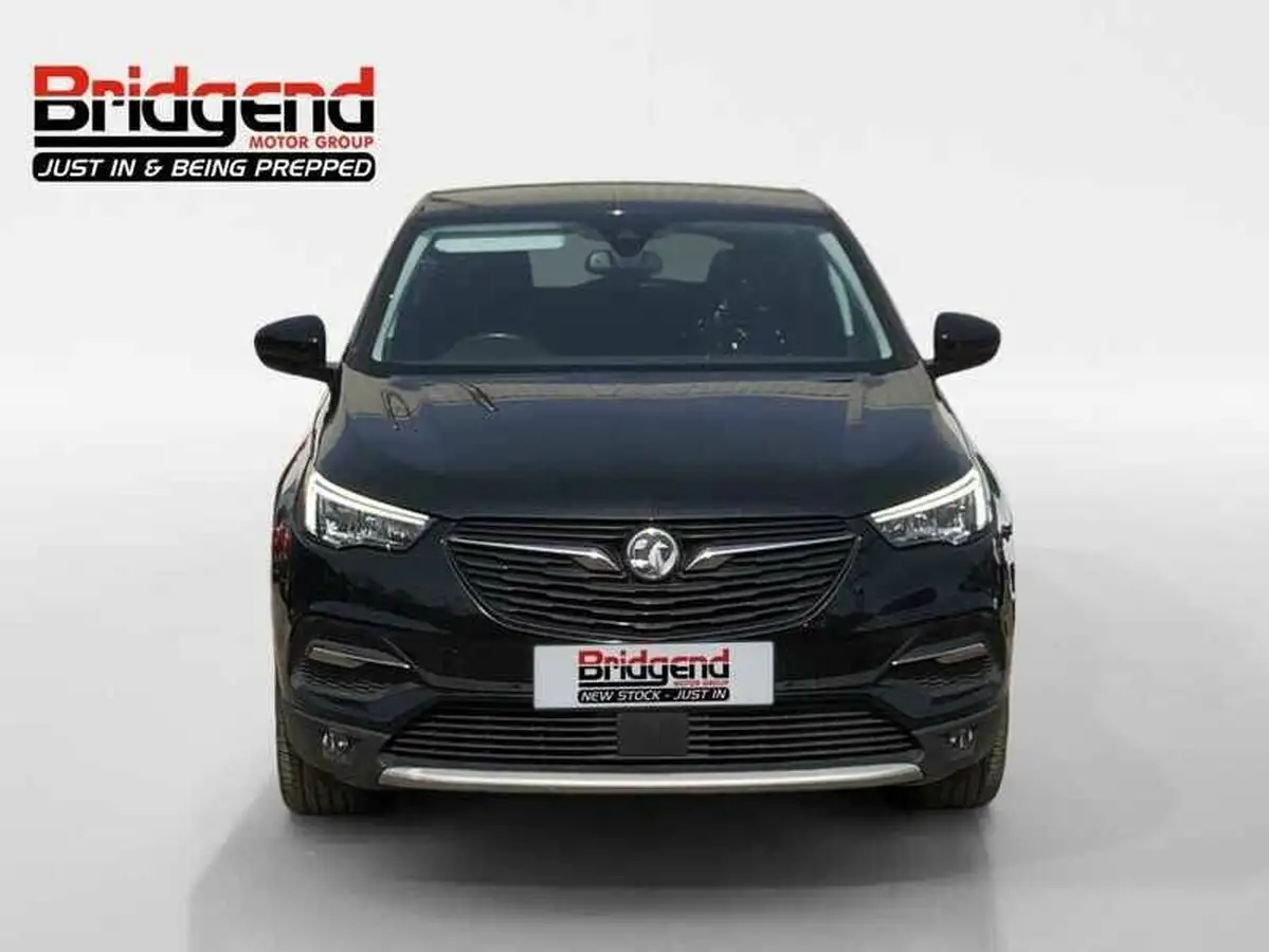 2021-vauxhall-grandland-x-12-sri-nav-big-1