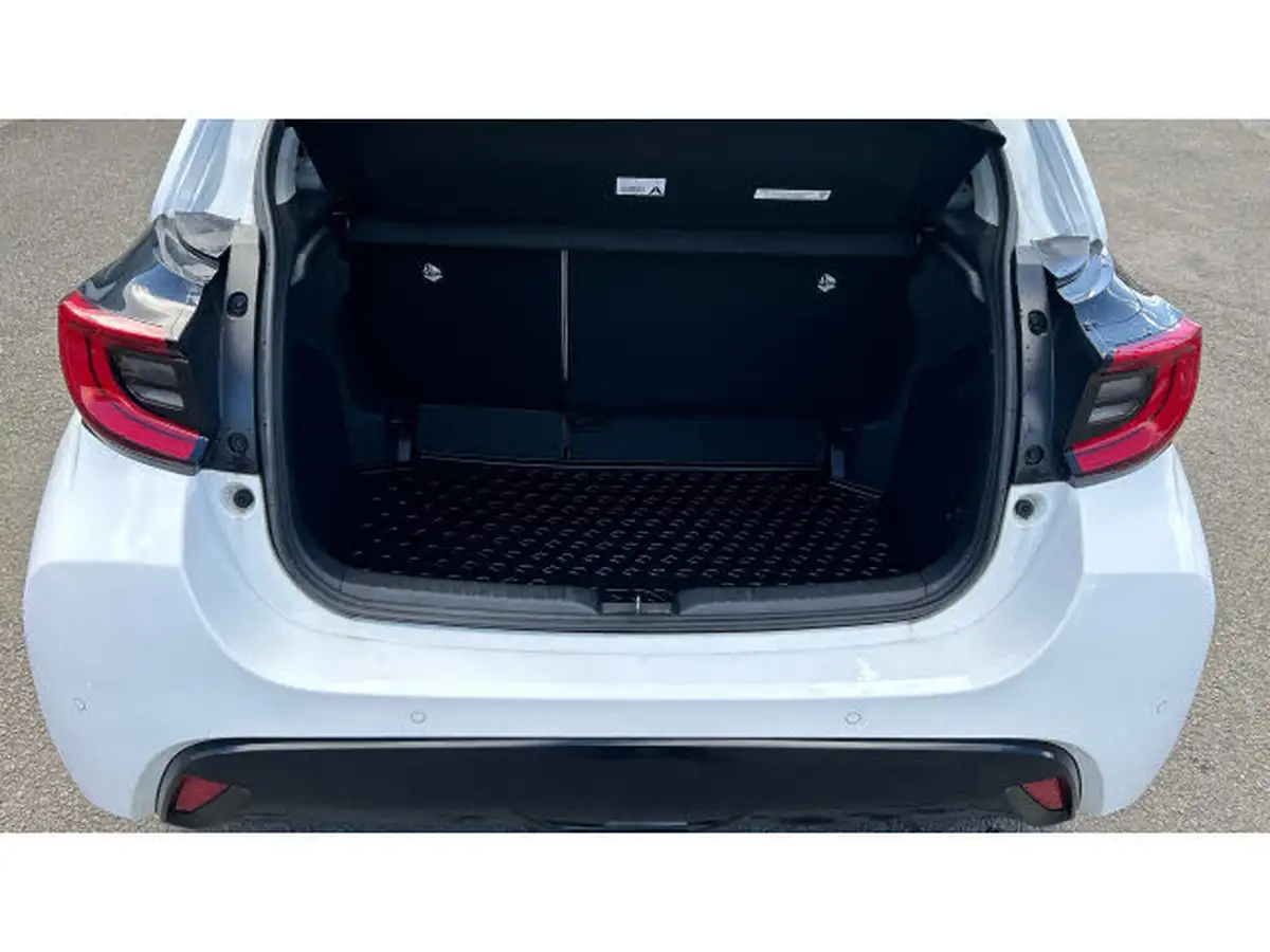 2022-toyota-yaris-15-vvt-i-excel-big-13