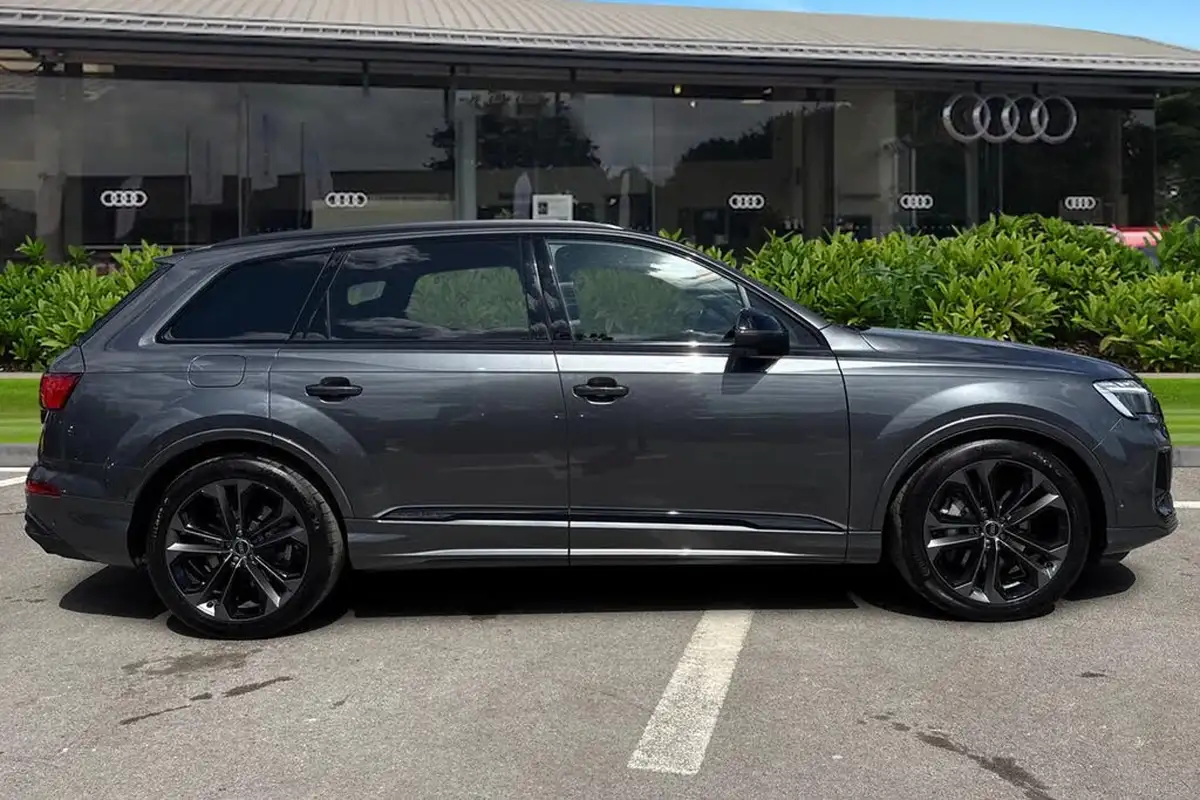 2025-audi-q7-30-50-tdi-black-edition-big-2