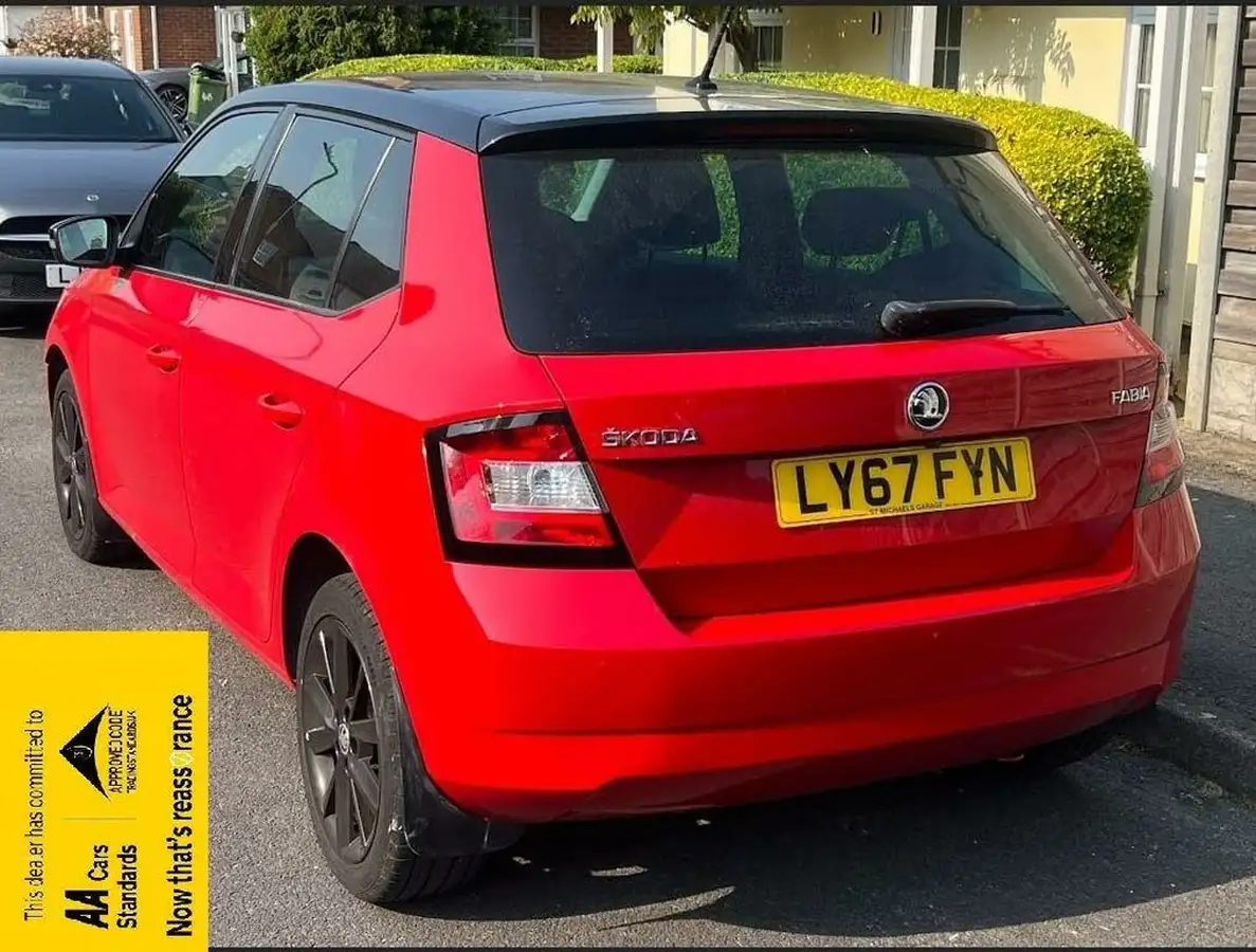 2017-skoda-fabia-10-tsi-se-109ps-hatchback-dsg-big-2