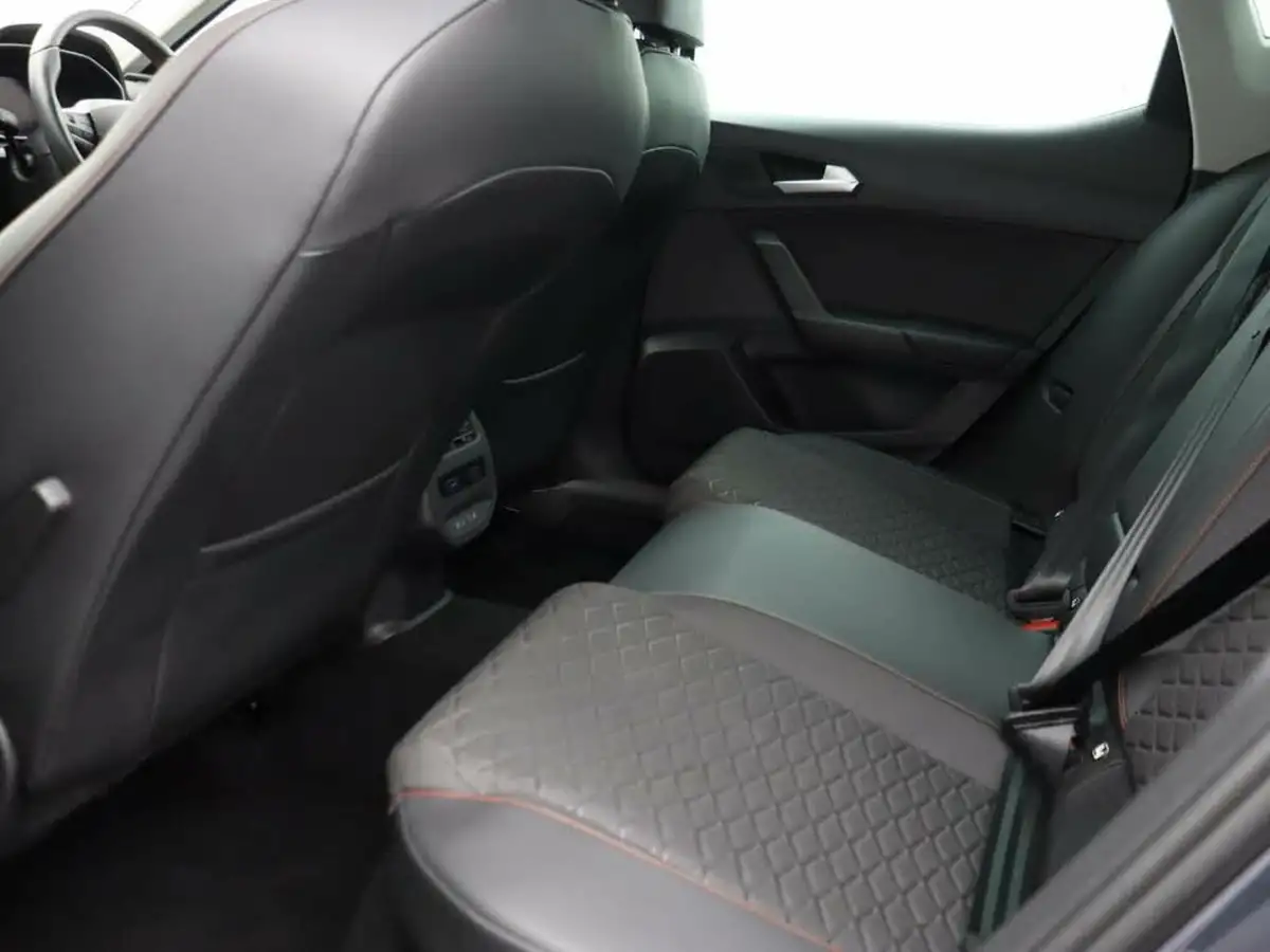 2020-seat-leon-15-tsi-evo-fr-150ps-hatchback-big-8