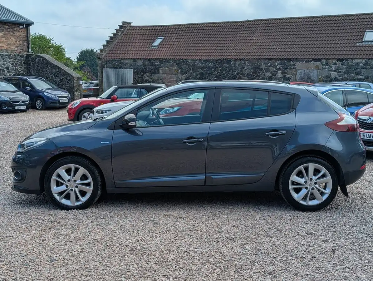 2015-renault-megane-15td-limited-big-12