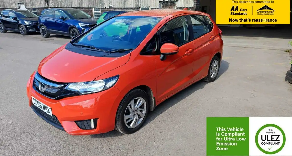 2017-honda-jazz-13-i-vtec-se-navi-cvt-big-1
