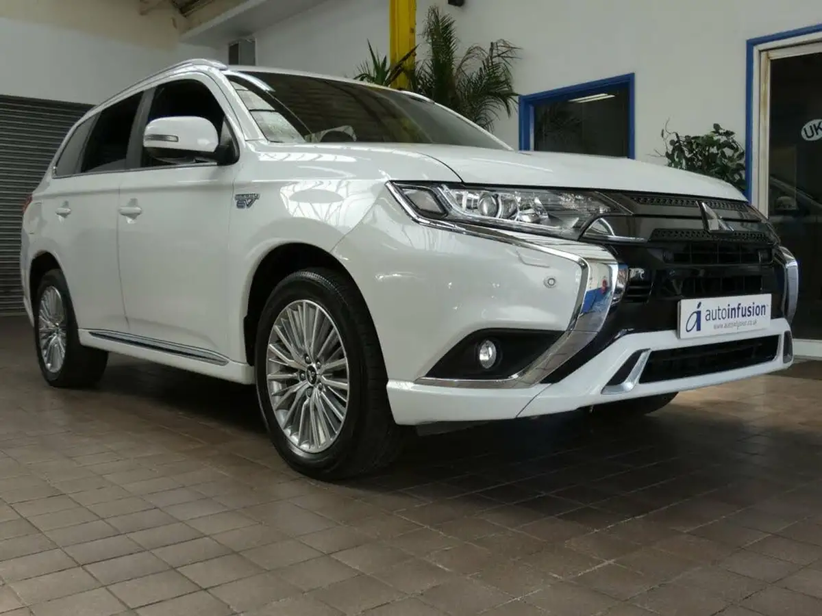 2021-mitsubishi-outlander-24-dynamic-safety-phev-big-15