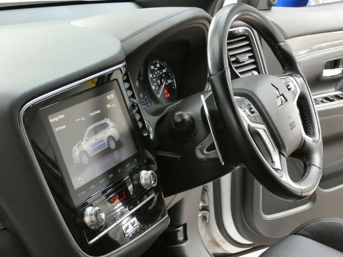 2021-mitsubishi-outlander-24-dynamic-safety-phev-big-67