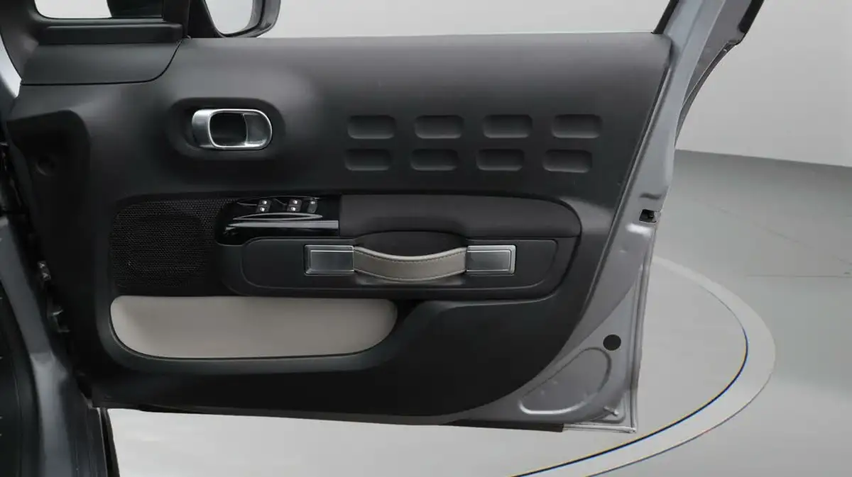 2020-citroen-c3-12-puretech-flair-83ps-big-15
