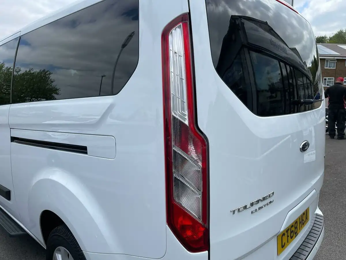 2018-ford-tourneo-custom-20tdci-320-l1-zetec-105ps-big-41