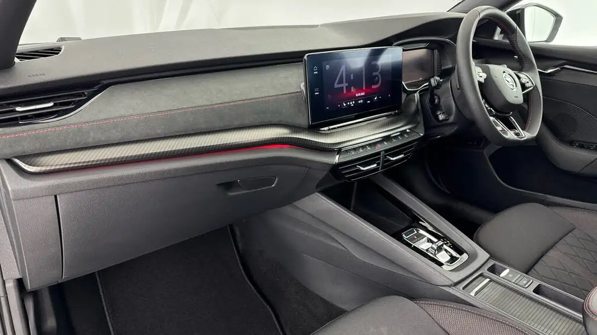 2024-skoda-octavia-20-tsi-vrs-245ps-estate-dsg-big-9