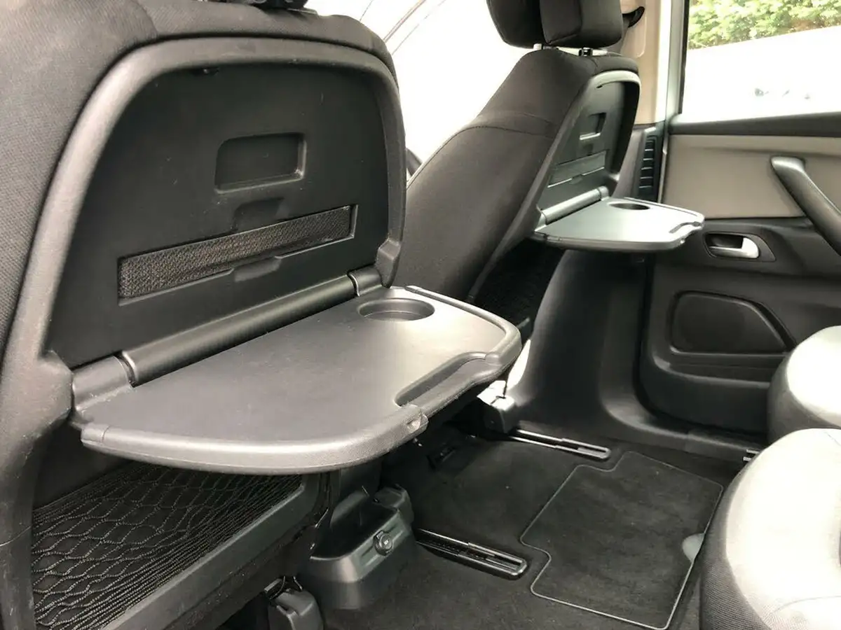 2016-citroen-grand-c4-picasso-16bluehdi-exclusive-eat6-big-28