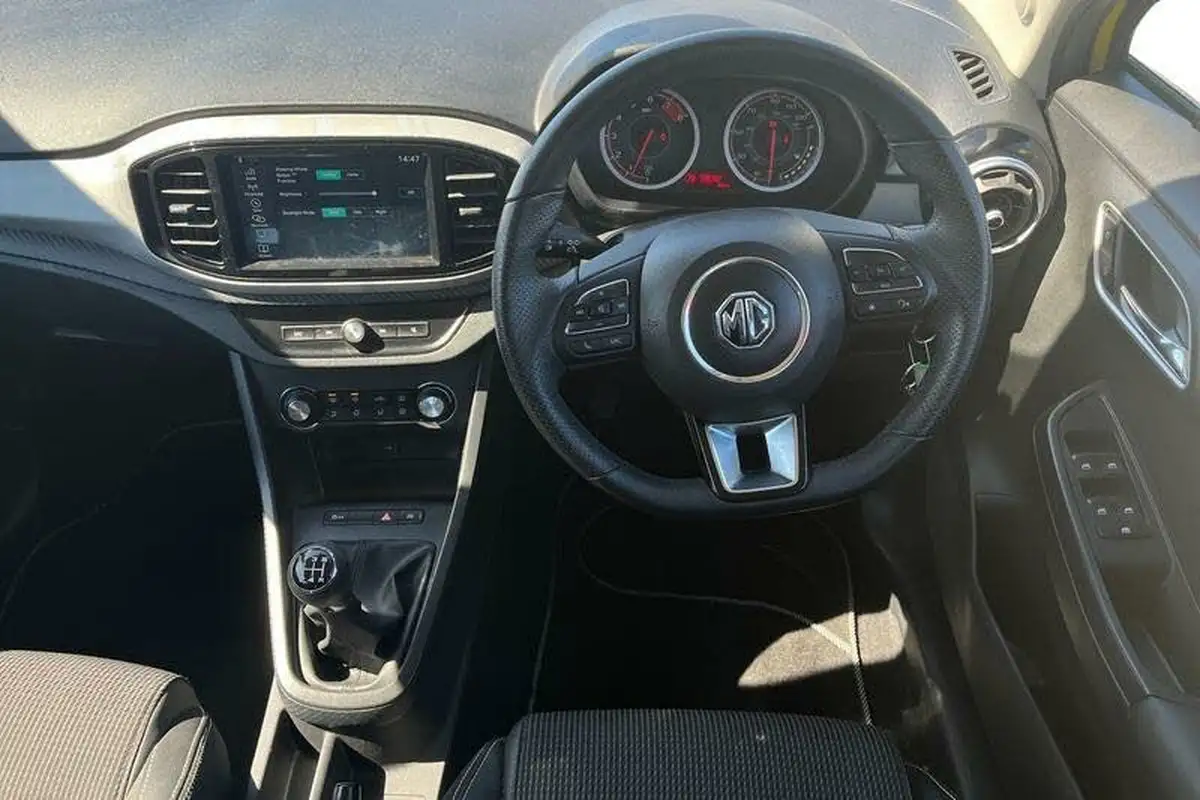 2022-mg-mg3-15-vti-tech-exclusive-nav-big-10