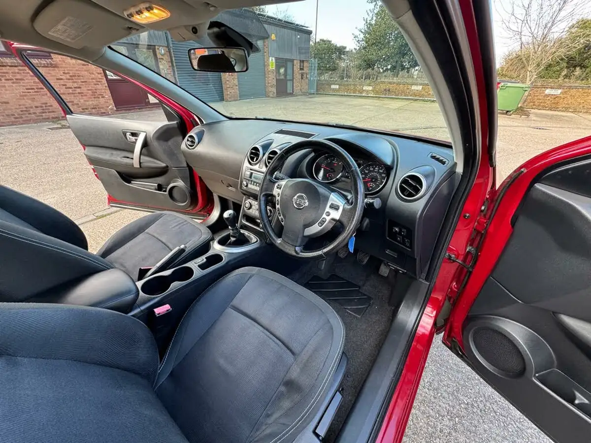 2010-nissan-qashqai-15td-acenta-big-41