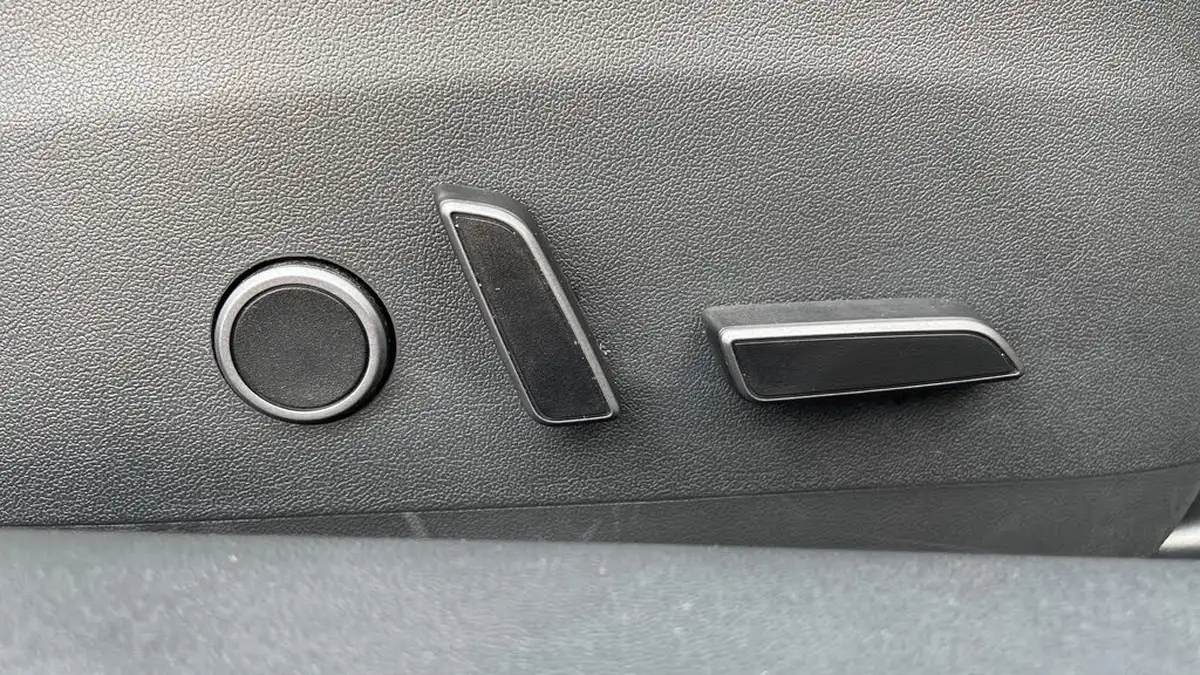 2021-tesla-model-3-e-long-range-awd-big-25