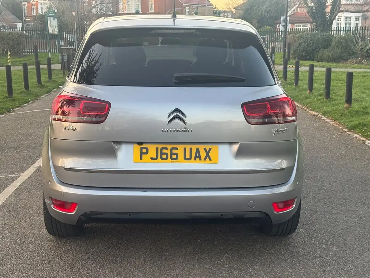 2016-citroen-c4-picasso-16bluehdi-flair-eat6-big-3