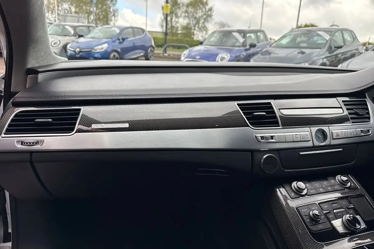 2016-audi-s8-40-tfsi-quattro-520ps-big-19