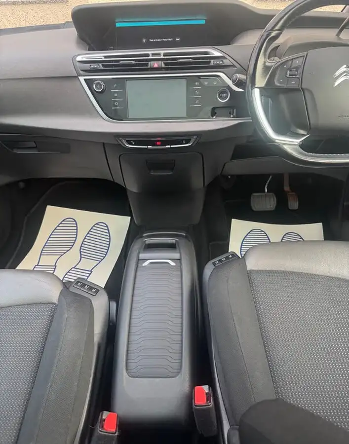 2016-citroen-c4-picasso-16bluehdi-flair-eat6-big-27