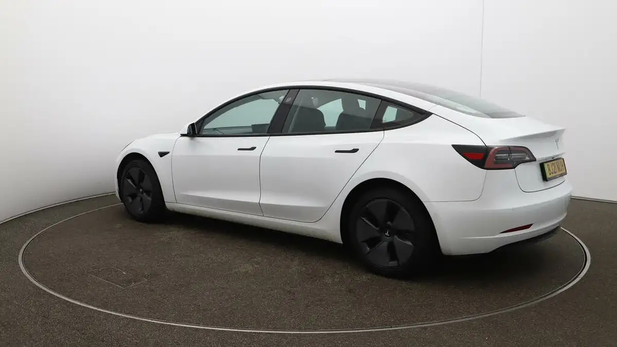 2021-tesla-model-3-e-long-range-4x4-big-33