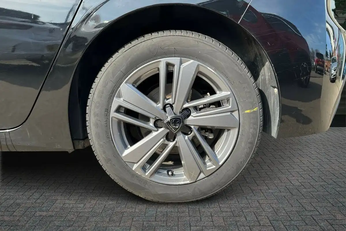 2022-peugeot-308-12-puretech-active-premium-130bhp-eat8-big-8
