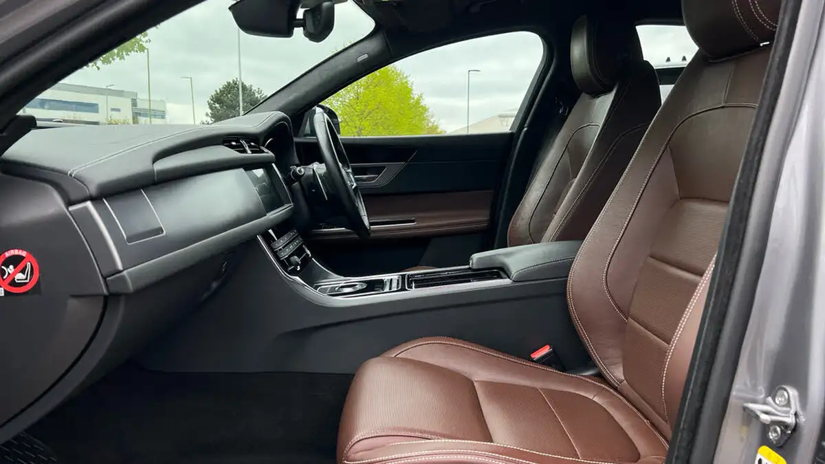 2020-jaguar-xf-20i-r-sport-250ps-saloon-4d-big-2