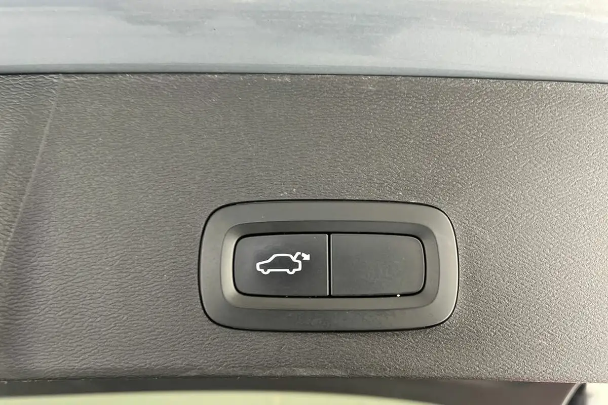 2021-volvo-xc40-15-t3-r-design-161bhp-auto-big-23