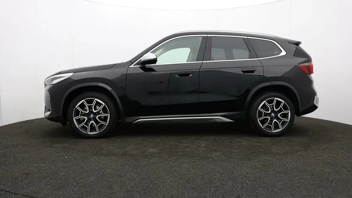 2022-bmw-x1-15-sdrive20i-xline-big-66