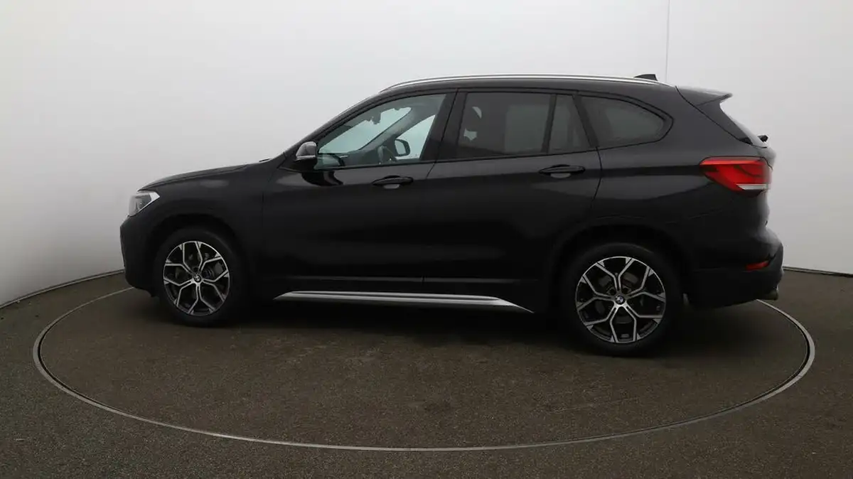 2022-bmw-x1-20-xdrive20i-xline-big-49