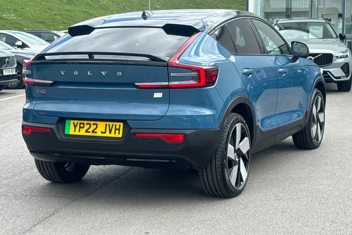 2022-volvo-c40-e-twin-recharge-pro-big-39