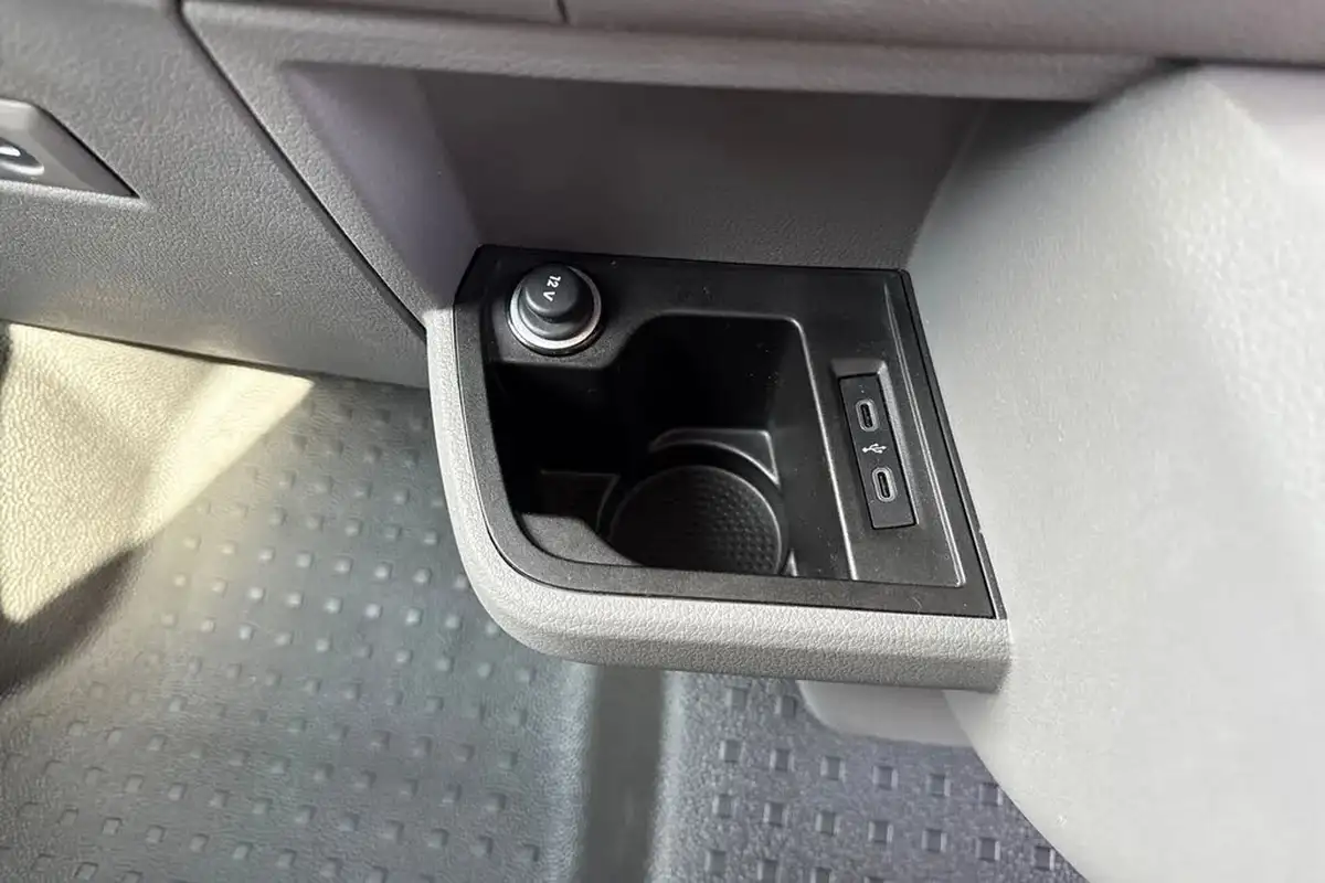2024-volkswagen-transporter-big-40