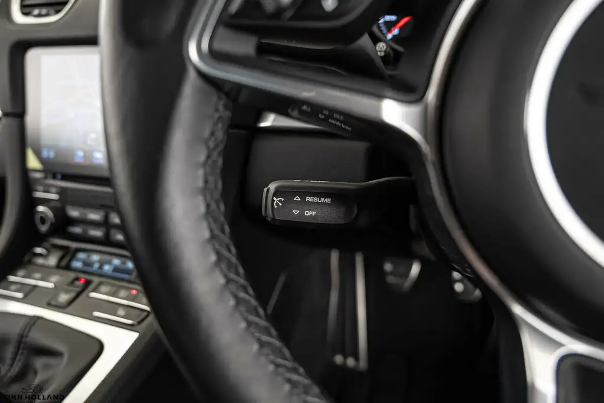 2020-porsche-cayman-718-25-cayman-s-big-27