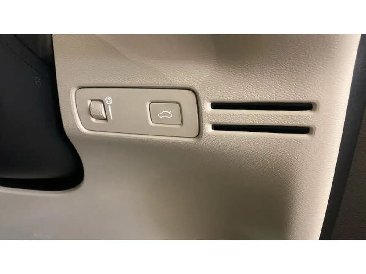 2021-volvo-xc40-15-t3-inscription-pro-161bhp-auto-big-27
